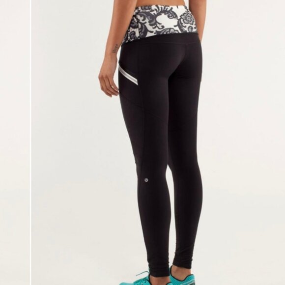 Lululemon Run: Toasty Tech Tight Black / Laceoflage Polar Cream Black - Picture 3 of 16